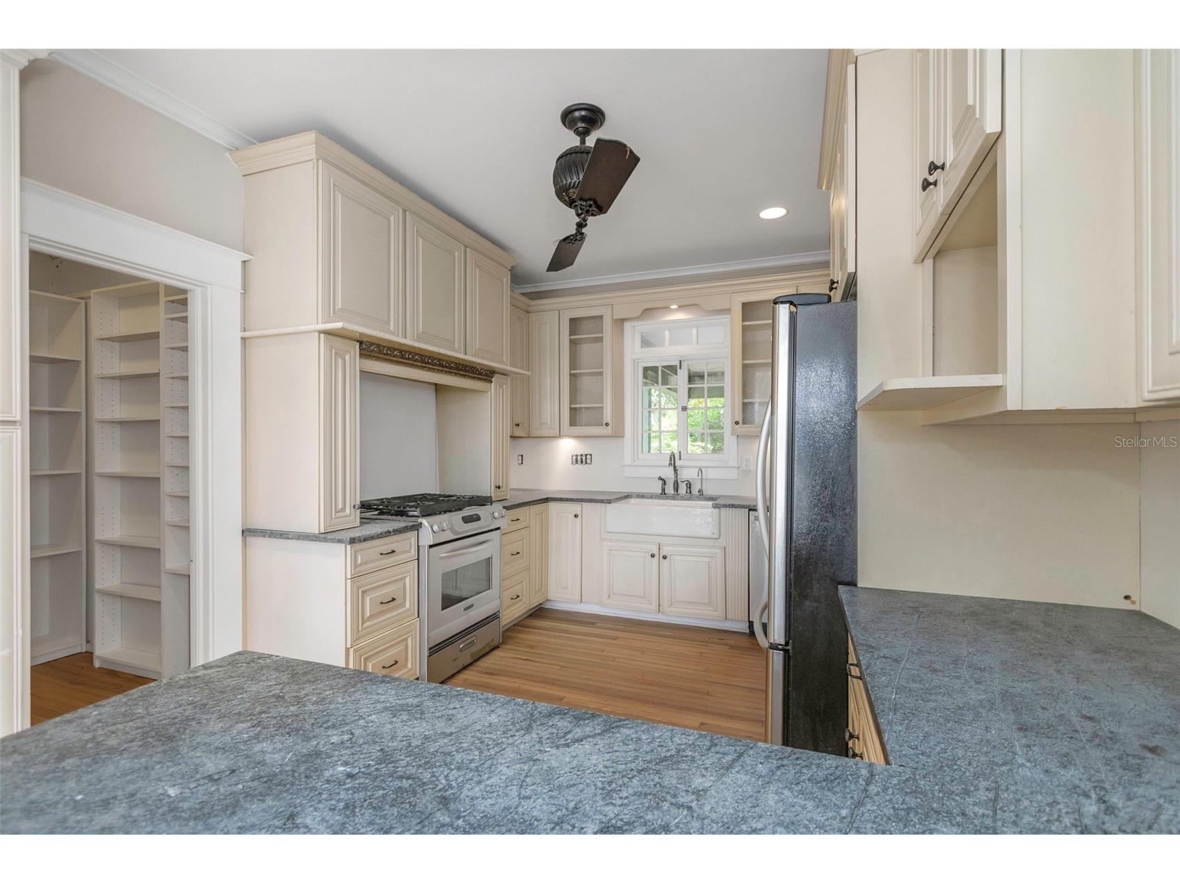 950 12th Street N Saint Petersburg FL 33705 TB8407200 image23