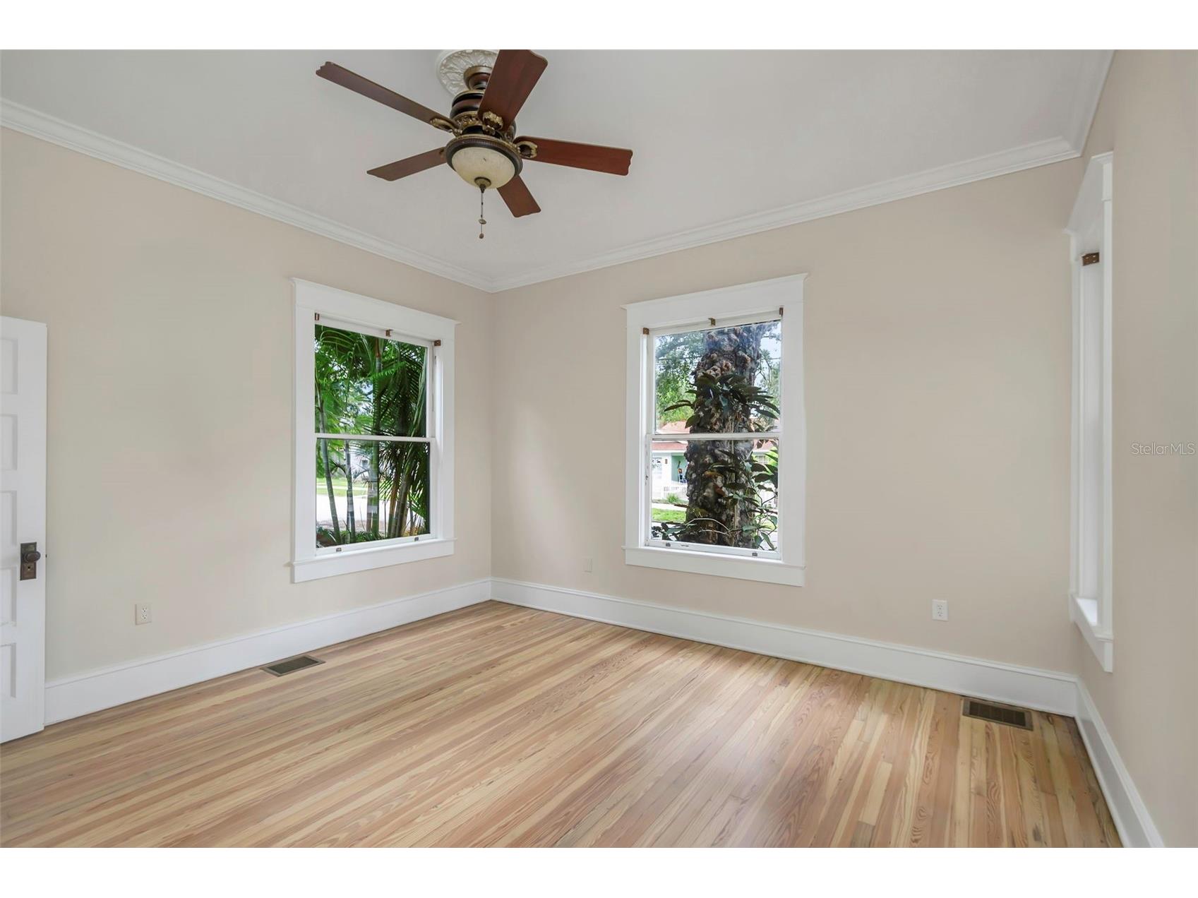 950 12th Street N Saint Petersburg FL 33705 TB8407200 image27