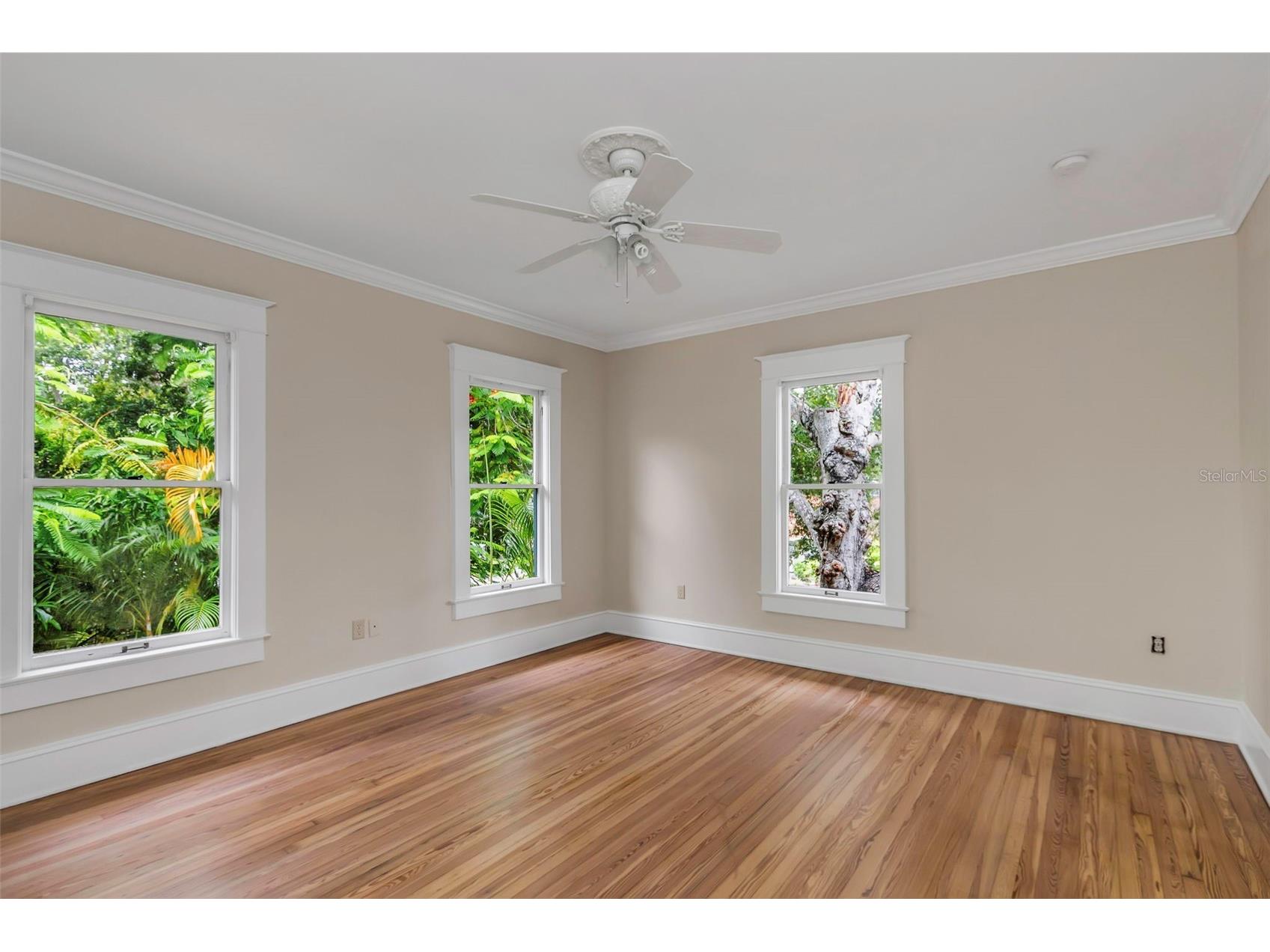 950 12th Street N Saint Petersburg FL 33705 TB8407200 image42