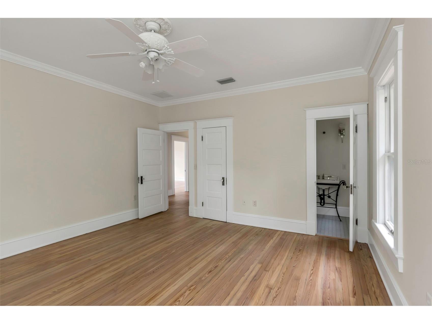 950 12th Street N Saint Petersburg FL 33705 TB8407200 image44