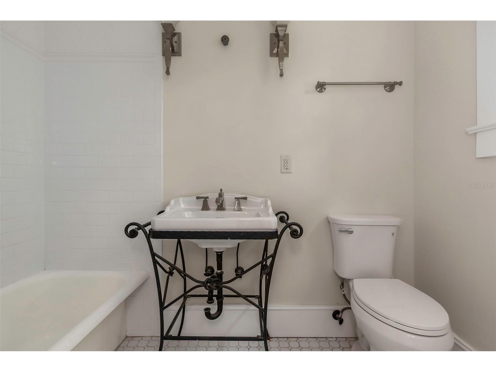 950 12th Street N Saint Petersburg FL 33705 TB8407200 image46