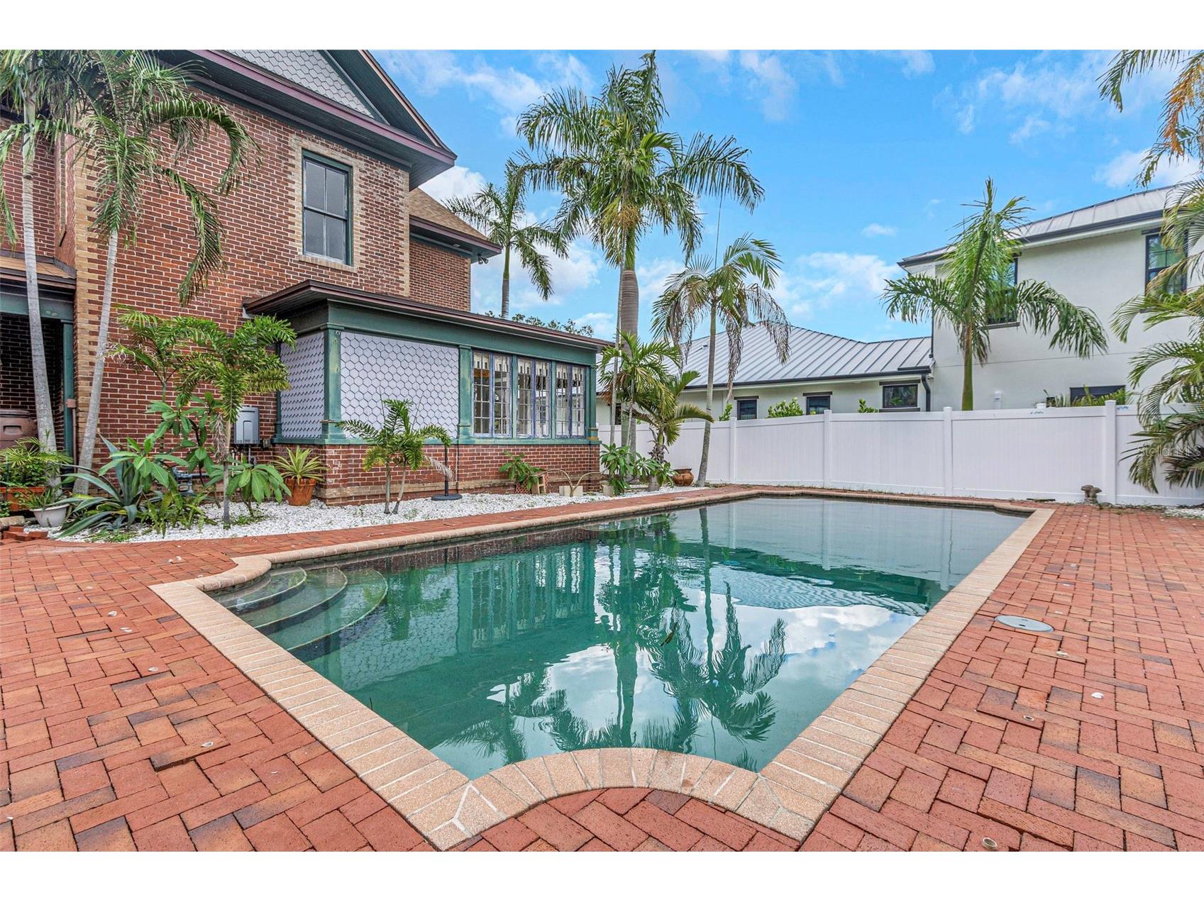 950 12th Street N Saint Petersburg FL 33705 TB8407200 image60