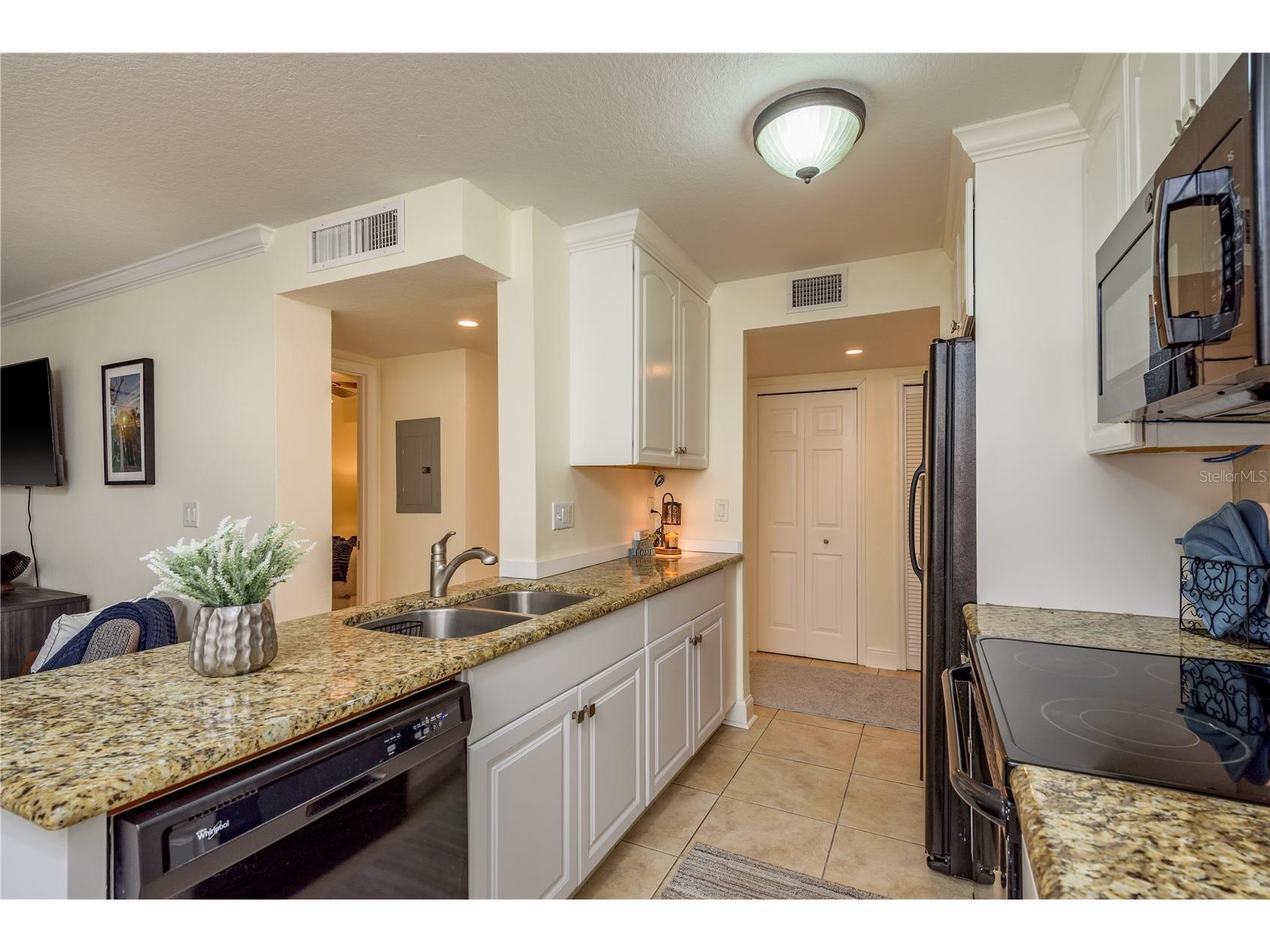 950 Broadway #103 Dunedin FL 34698 TB8486858 image5