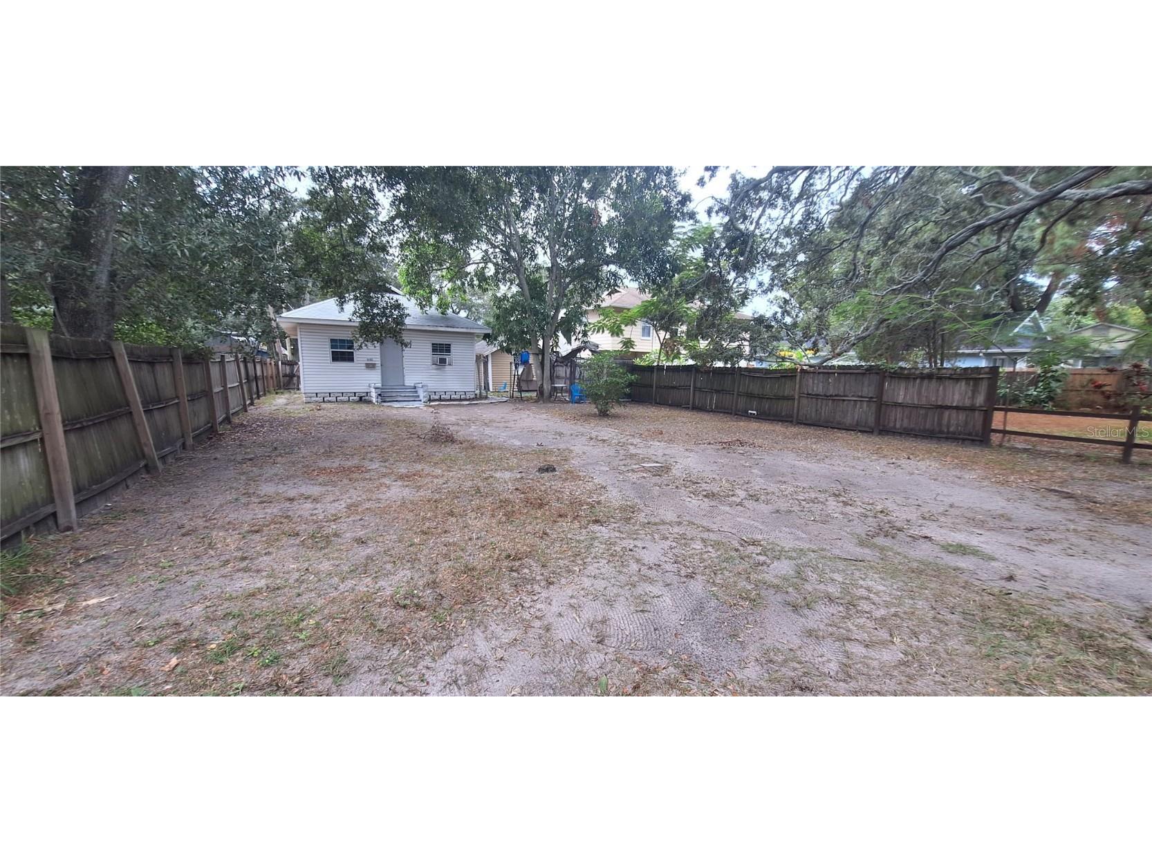 950 Melrose Avenue S Saint Petersburg FL 33705 U8221499 image1