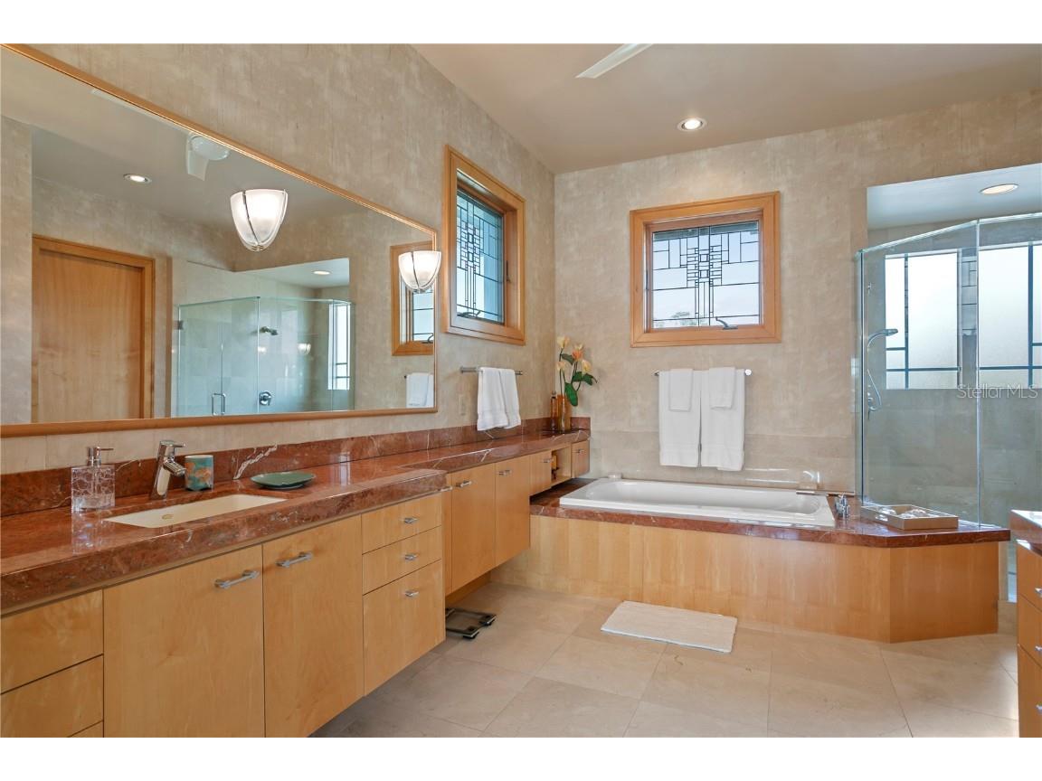 950 Monterey Point NE Saint Petersburg FL 33704 - COFFEE POT BAYOU TB8443694 image21