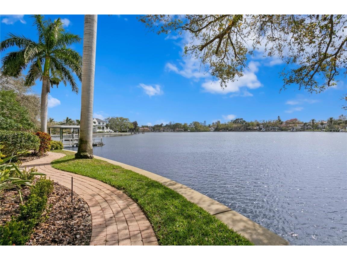 950 Monterey Point NE Saint Petersburg FL 33704 - COFFEE POT BAYOU TB8443694 image37