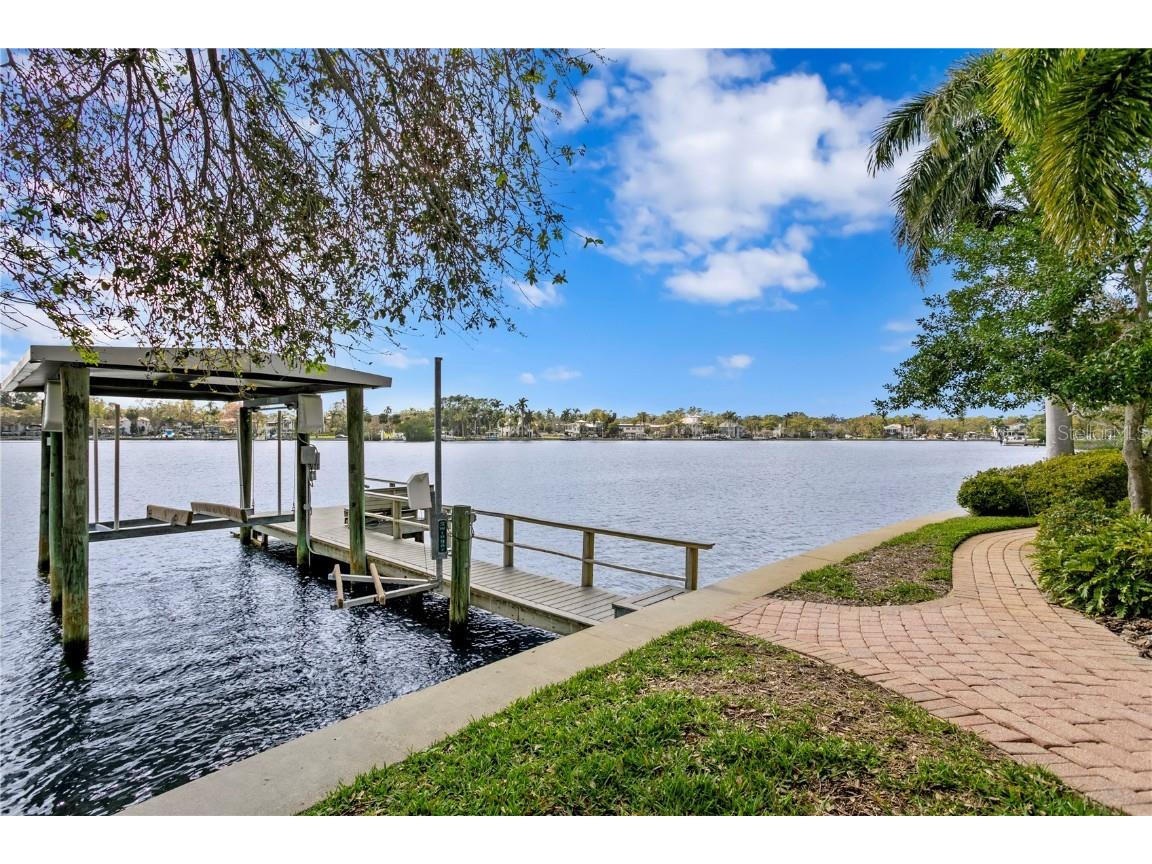 950 Monterey Point NE Saint Petersburg FL 33704 - COFFEE POT BAYOU TB8443694 image39