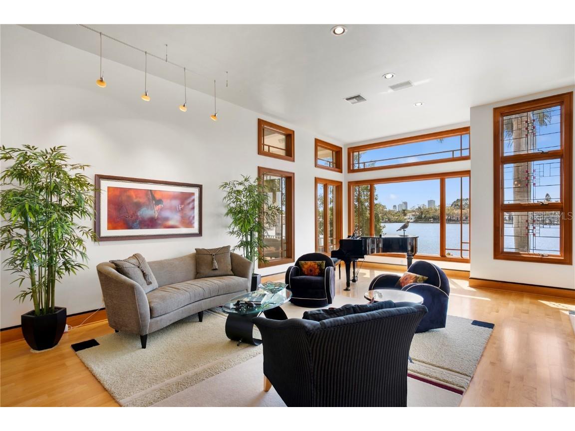 950 Monterey Point NE Saint Petersburg FL 33704 - COFFEE POT BAYOU TB8443694 image4