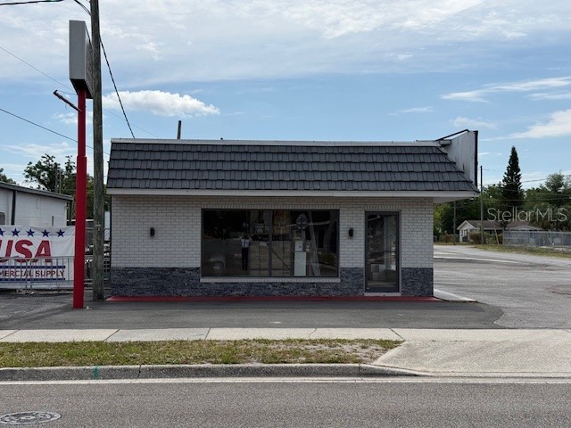 9501 N Nebraska Avenue Tampa FL 33612 TB8502833 image1