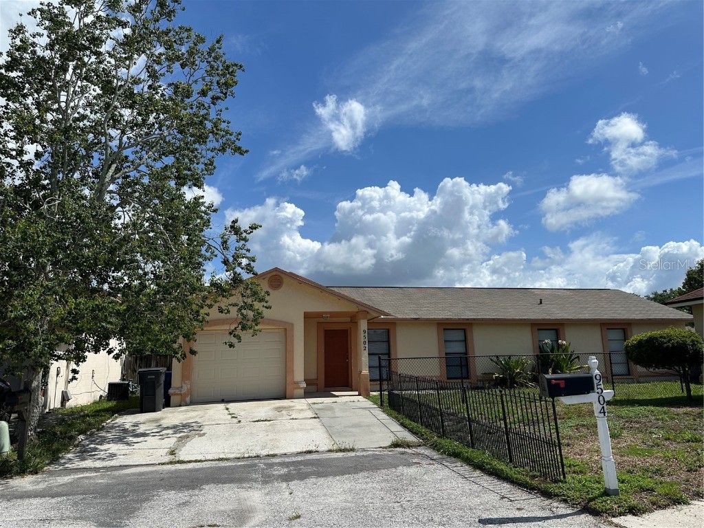9502 Drakemill Court Tampa FL 33615 T3458950 image1
