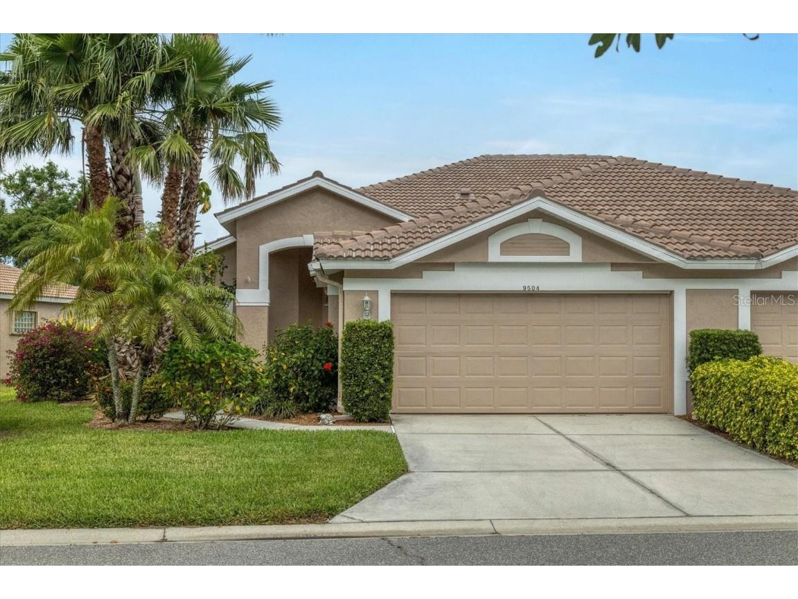 9504 Forest Hills Circle Sarasota FL 34238 A4563607 image1