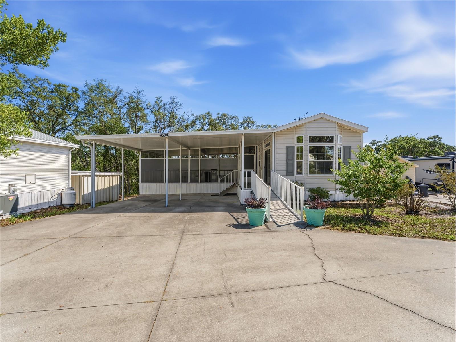9504 Gray Fox Dr Drive Weeki Wachee FL 34613 W7886077 image2