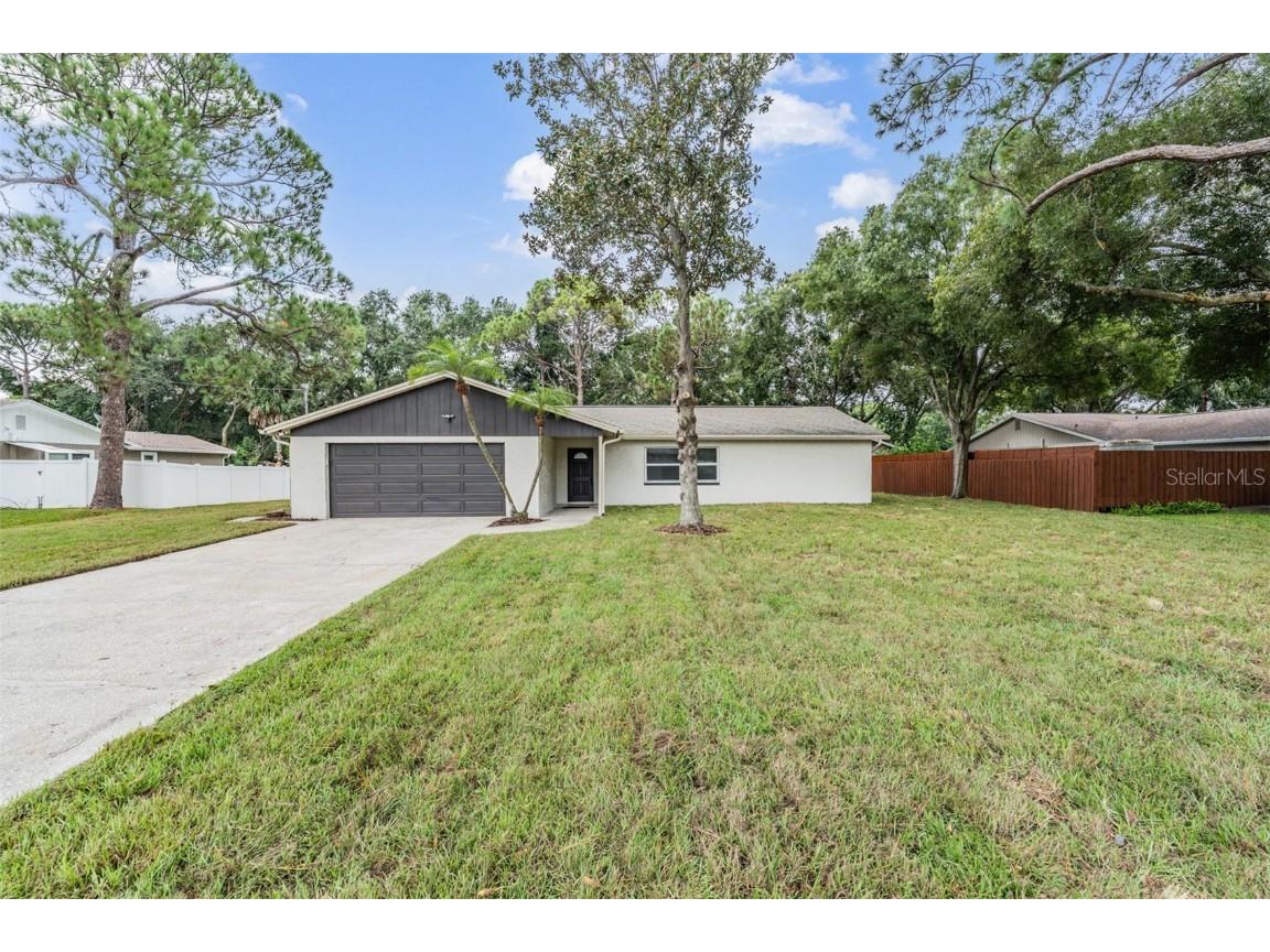 9504 W Cluster Avenue Tampa FL 33615 TB8425260 image1