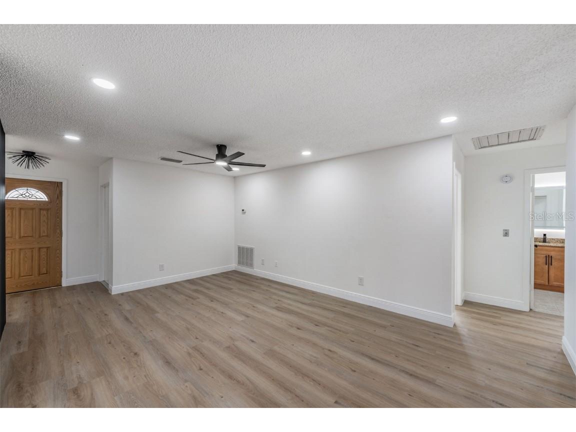 9504 W Cluster Avenue Tampa FL 33615 TB8425260 image13