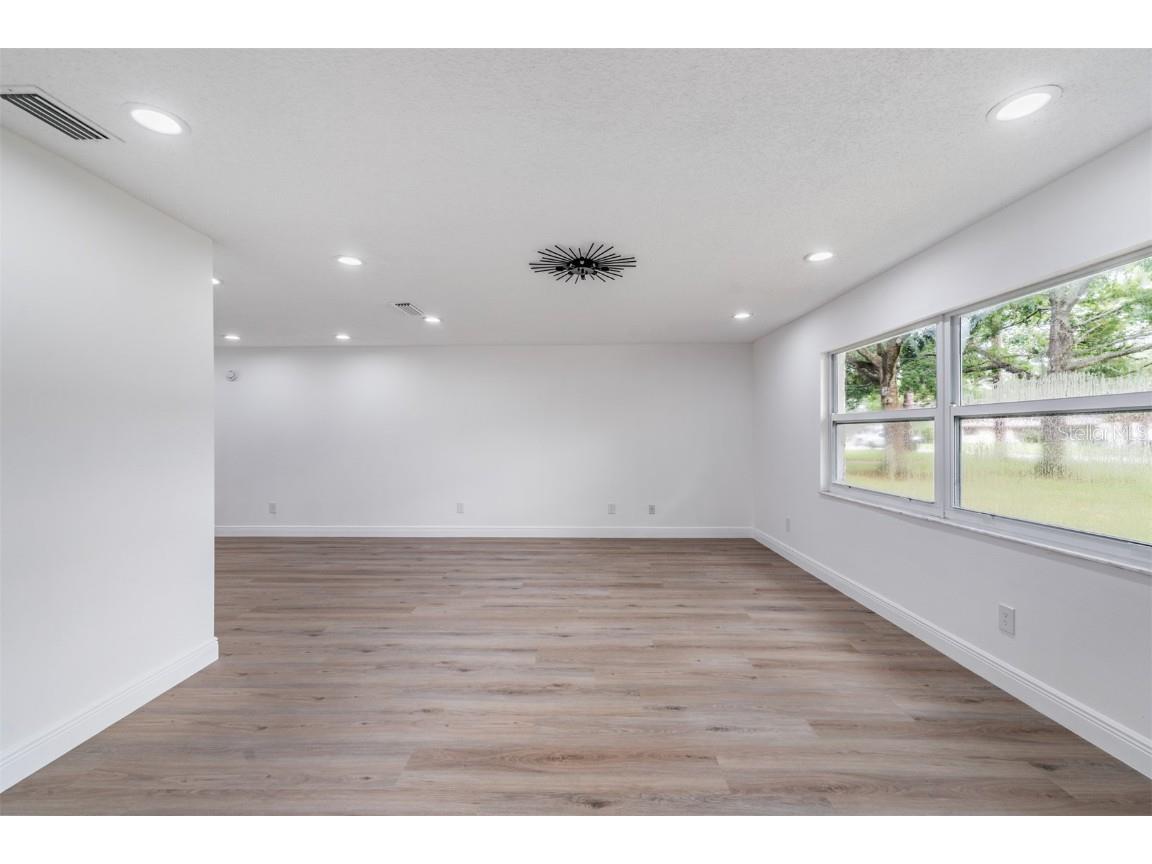 9504 W Cluster Avenue Tampa FL 33615 TB8425260 image3