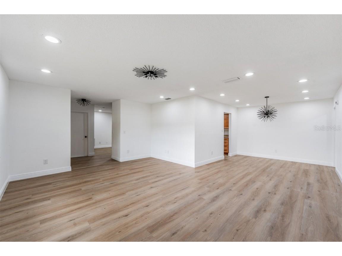 9504 W Cluster Avenue Tampa FL 33615 TB8425260 image5