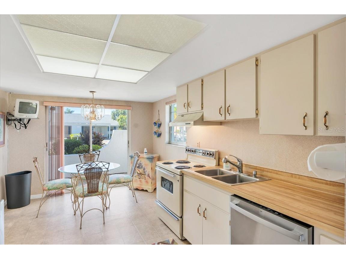 9509 Kingston Drive Bradenton FL 34210 - SARASOTA BAY A4667350 image12