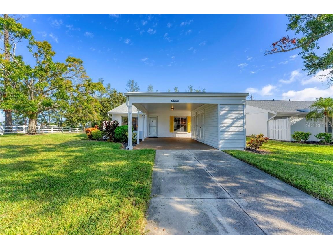 9509 Kingston Drive Bradenton FL 34210 - SARASOTA BAY A4667350 image3