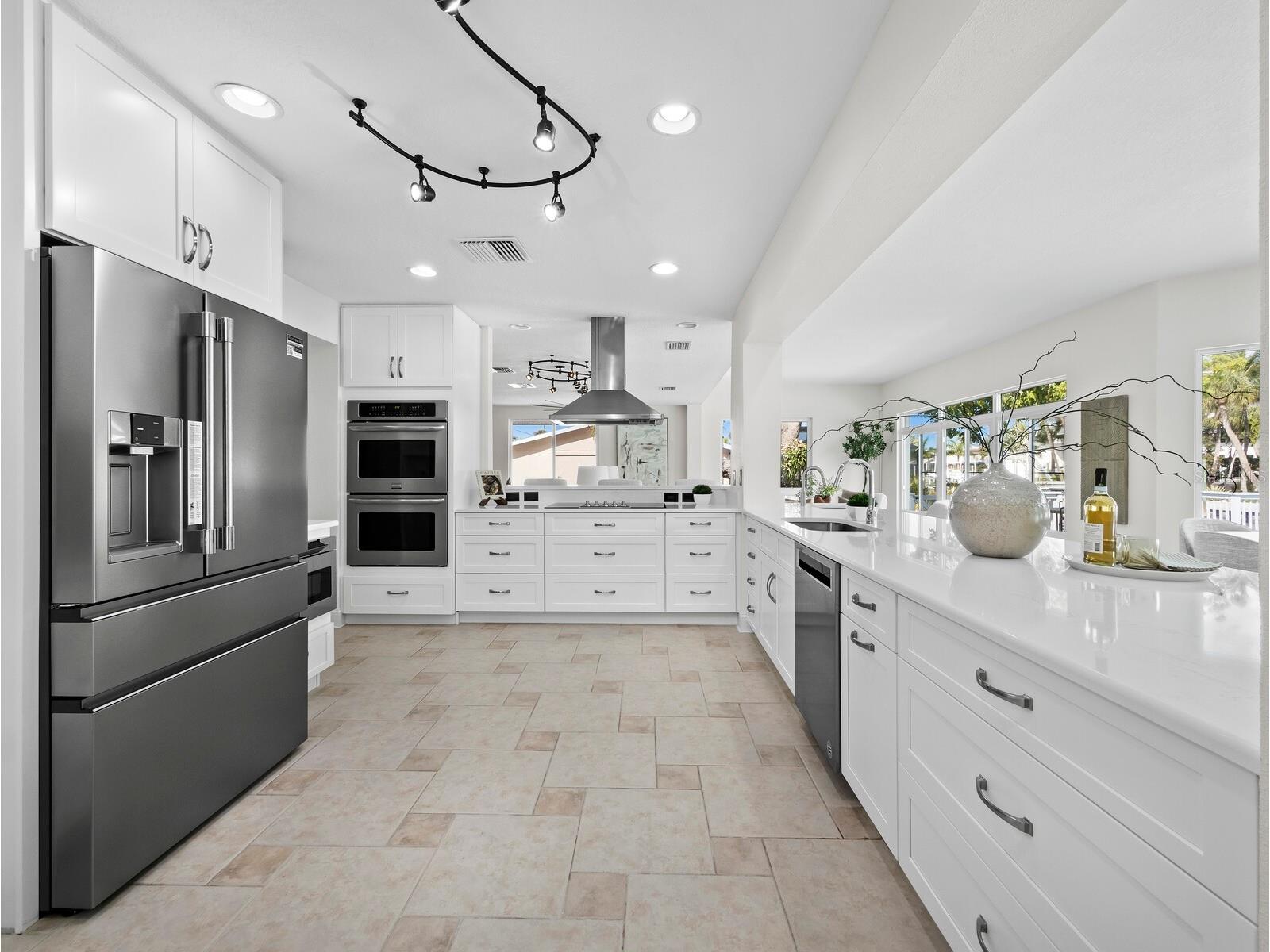 951 Contento St. Siesta Key FL 34242 - GRAND CANAL A4684955 image13
