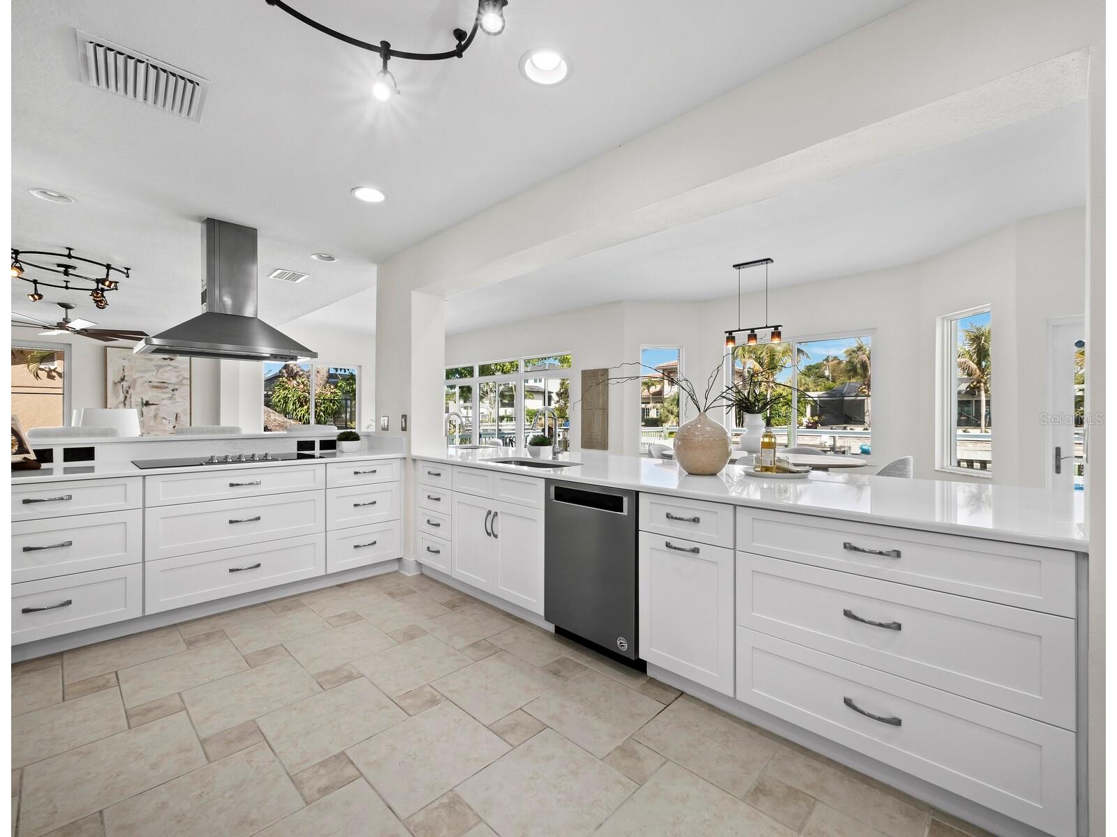 951 Contento St. Siesta Key FL 34242 - GRAND CANAL A4684955 image14
