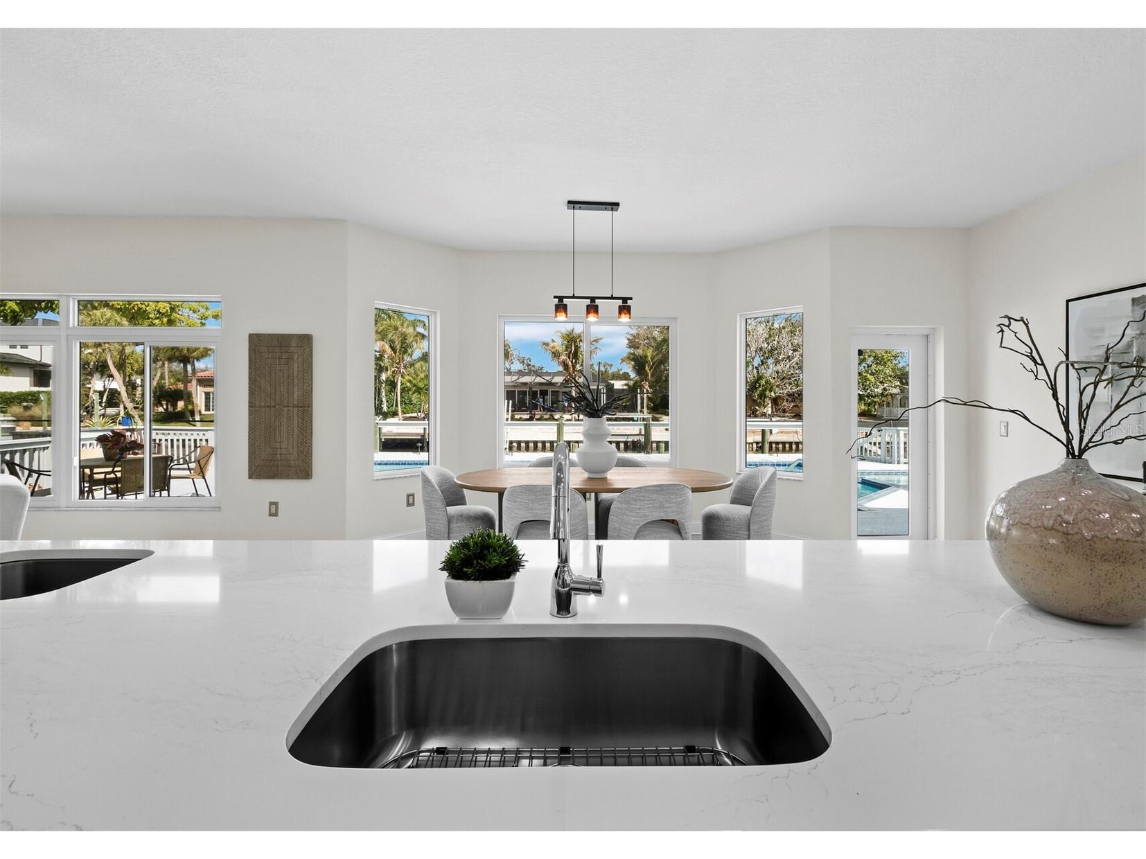 951 Contento St. Siesta Key FL 34242 - GRAND CANAL A4684955 image15