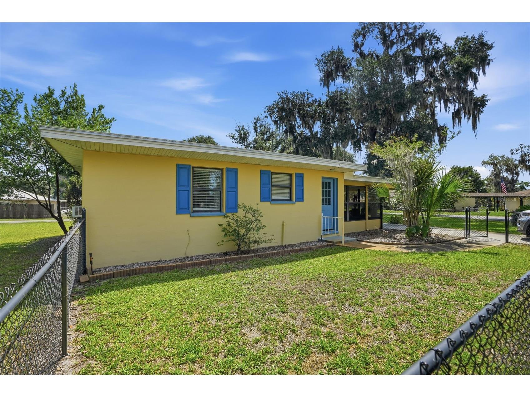 951 Cr 453 Lake Panasoffkee FL 33538 W7886067 image1
