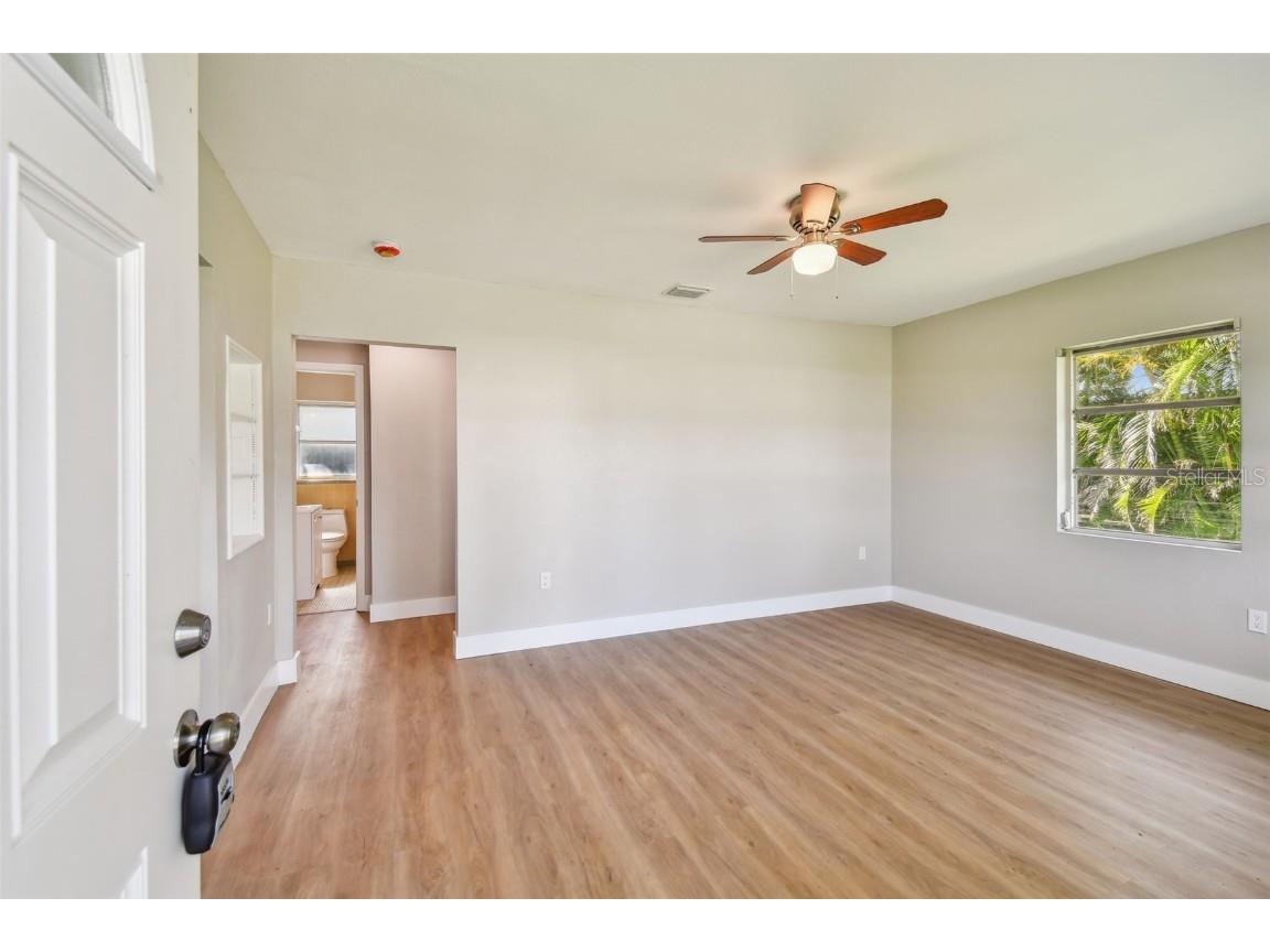 951 Lantana Avenue Clearwater Beach FL 33767 TB8410985 image2