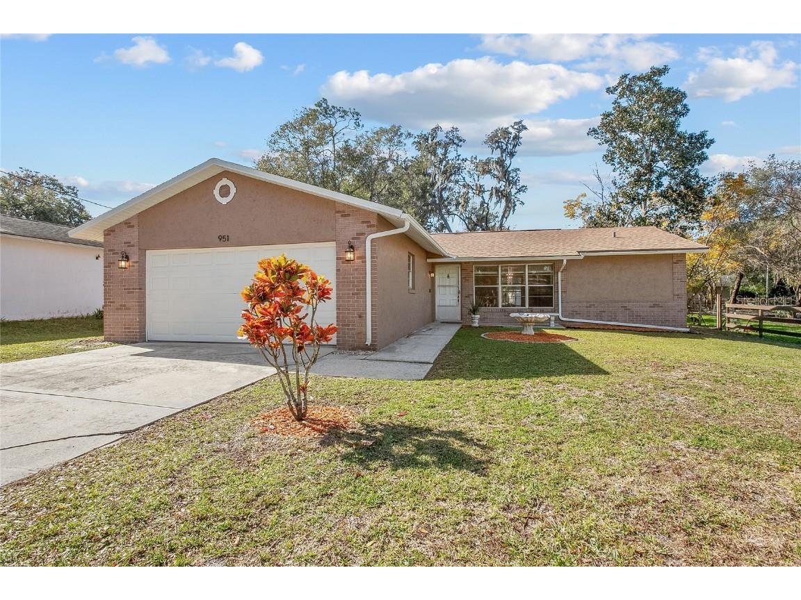 951 N Thorpe Avenue Orange City FL 32763 V4940410 image1