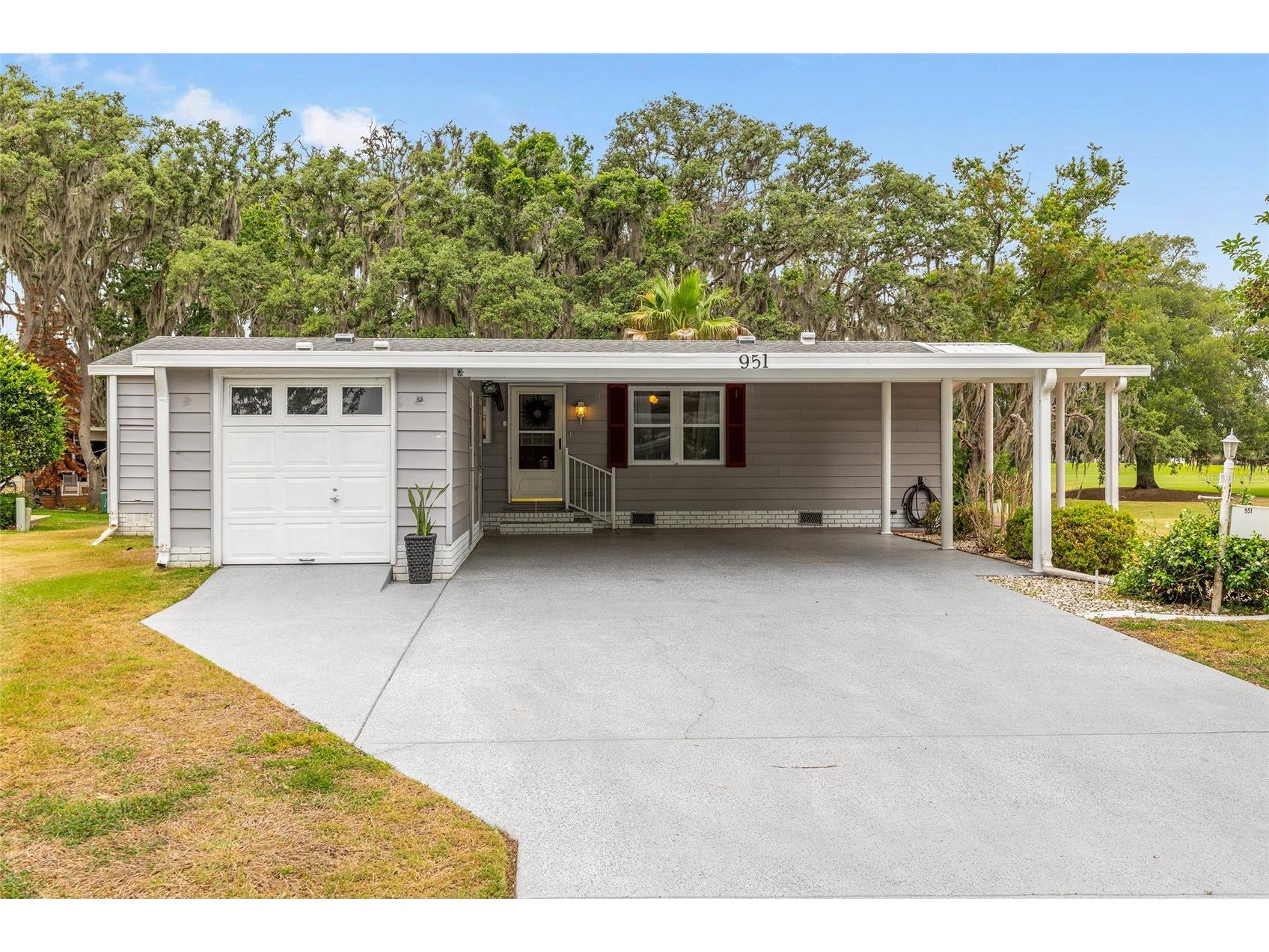 951 Oleander Street Lady Lake FL 32159 OM724813 image2