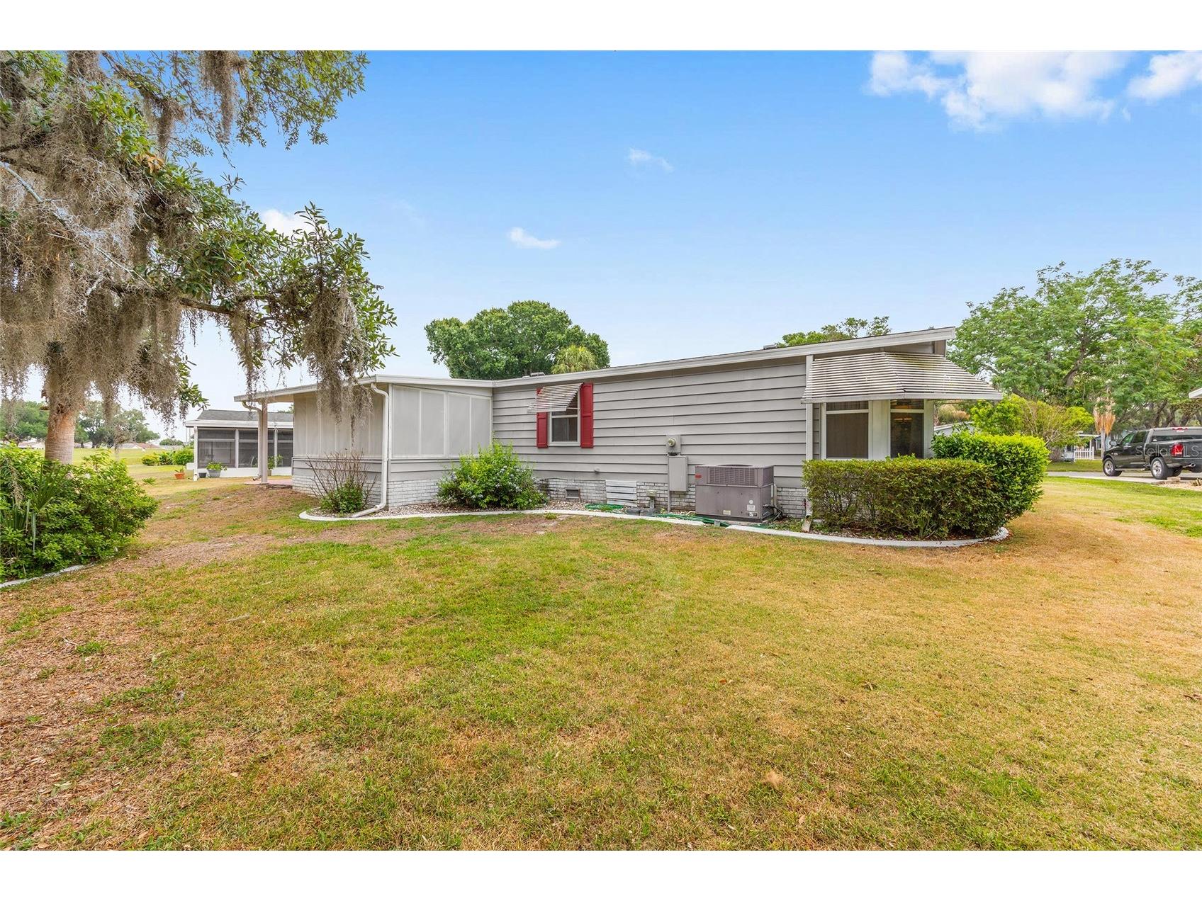 951 Oleander Street Lady Lake FL 32159 OM724813 image4
