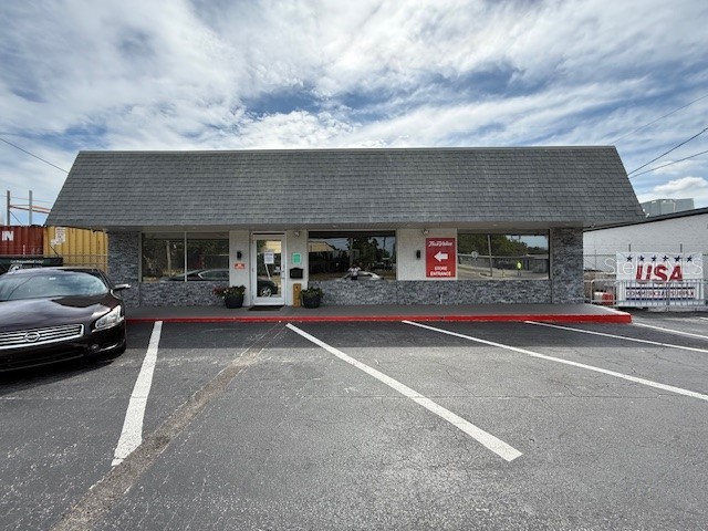 9511 N Nebraska Avenue Tampa FL 33612 TB8502846 image1