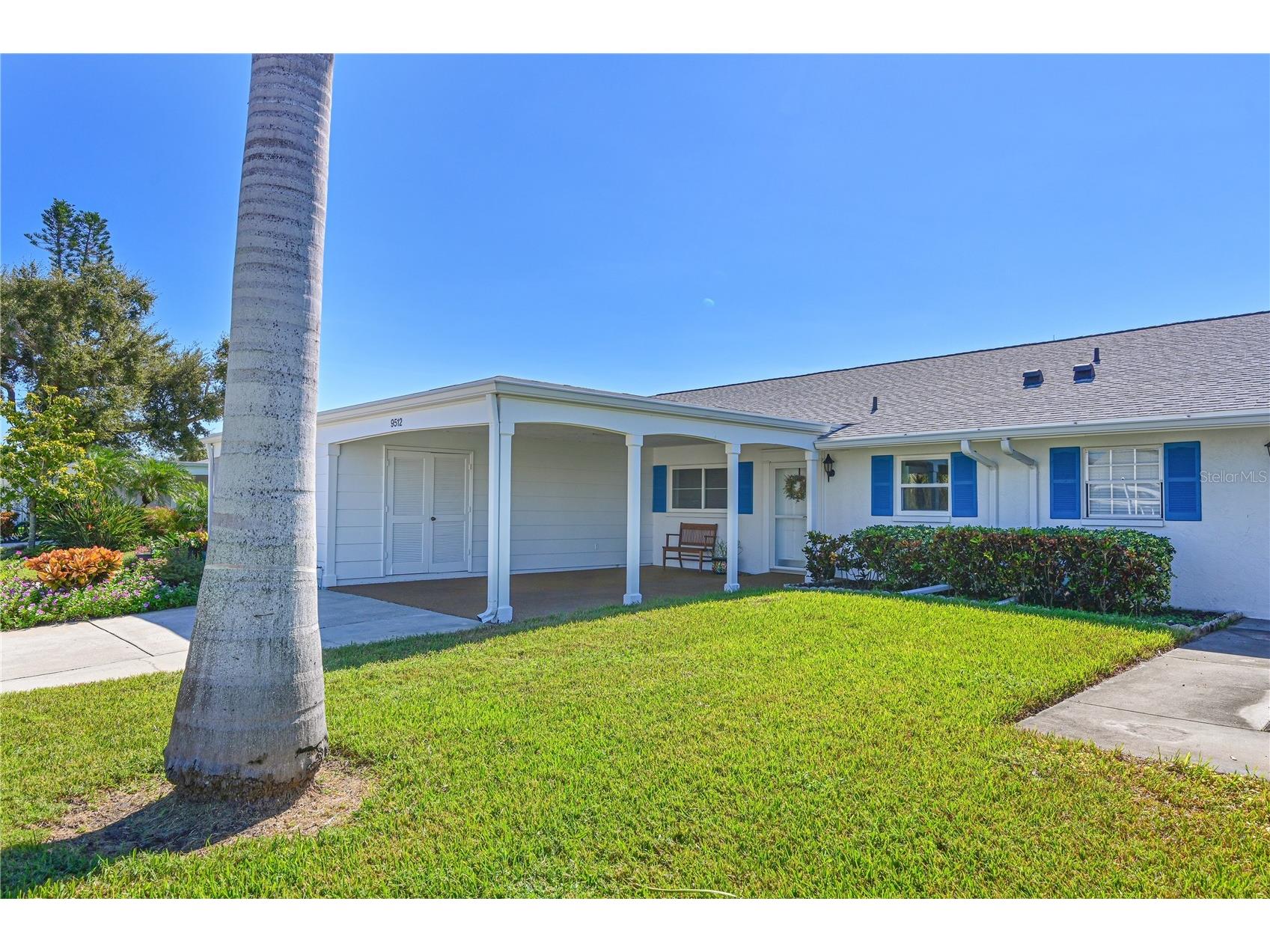 9512 Colonial Drive Bradenton FL 34210 - SARASOTA BAY A4669575 image1