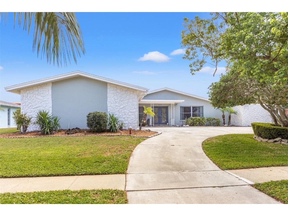 9519 Commodore Drive Seminole FL 33776 U8193110 image1