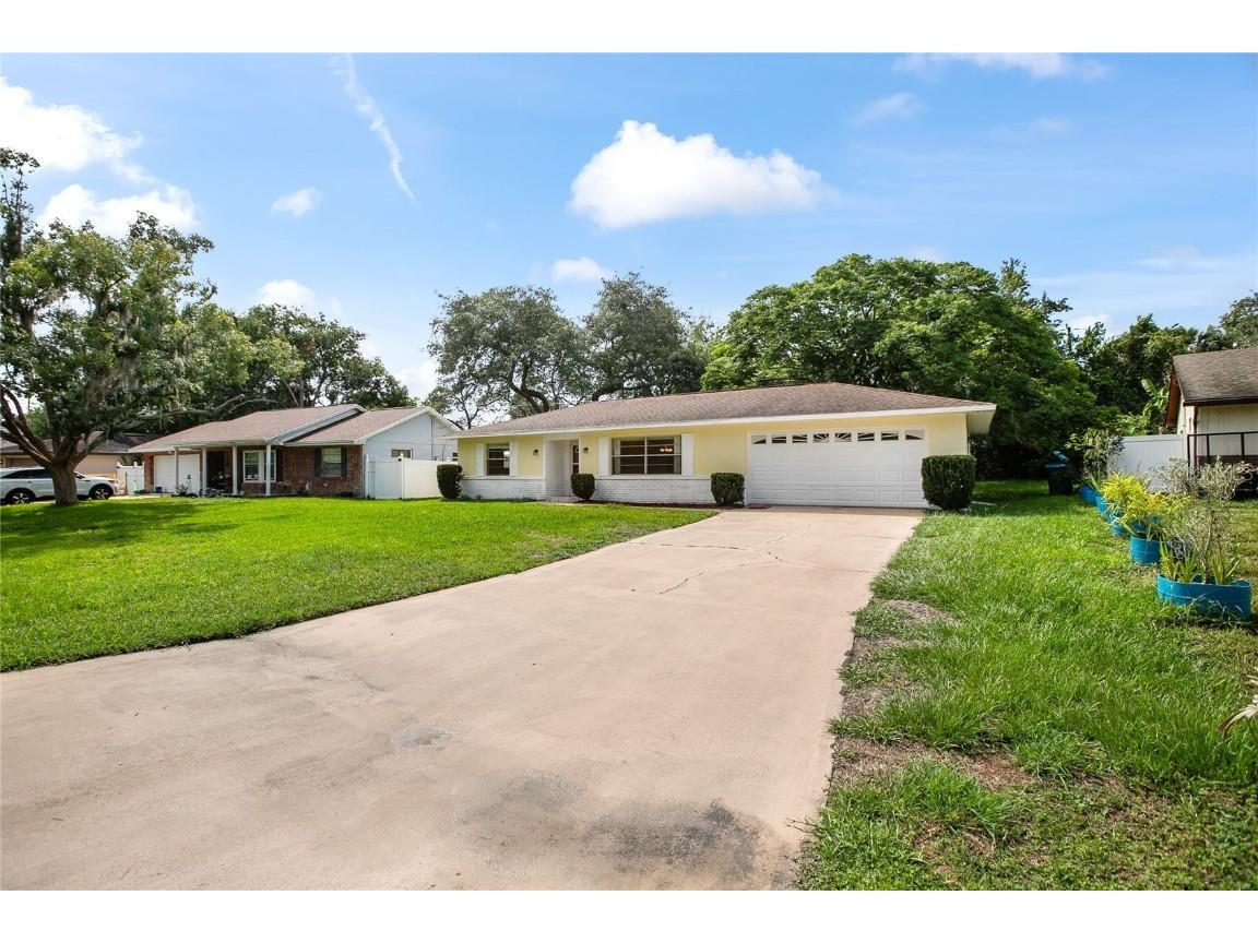 952 N Fairbairn Drive Deltona FL 32725 V4943140 image1