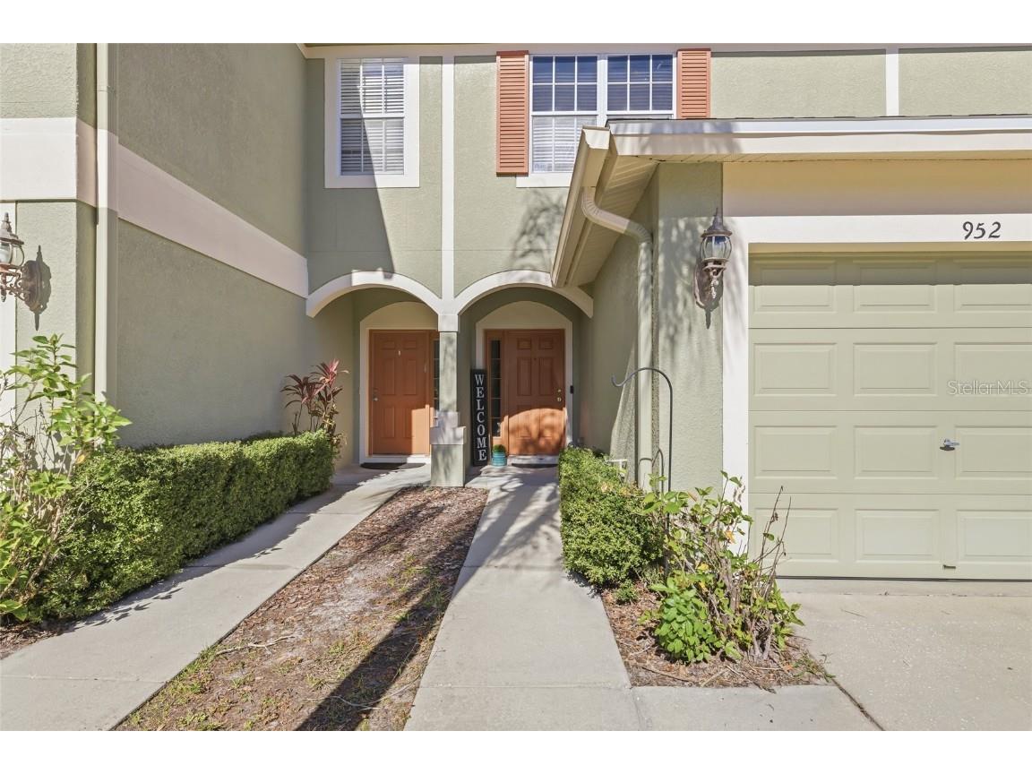 952 Vista Cay Court Brandon FL 33511 TB8457088 image1