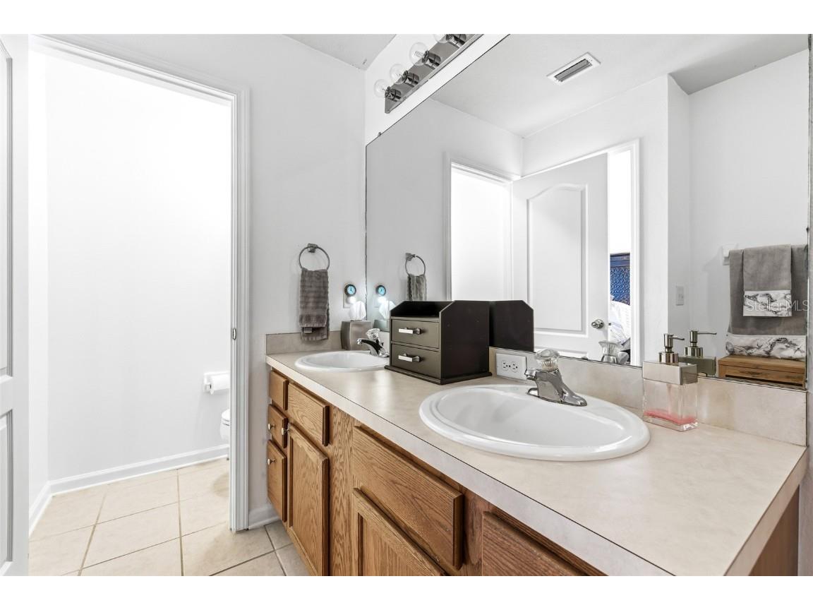 952 Vista Cay Court Brandon FL 33511 TB8457088 image22