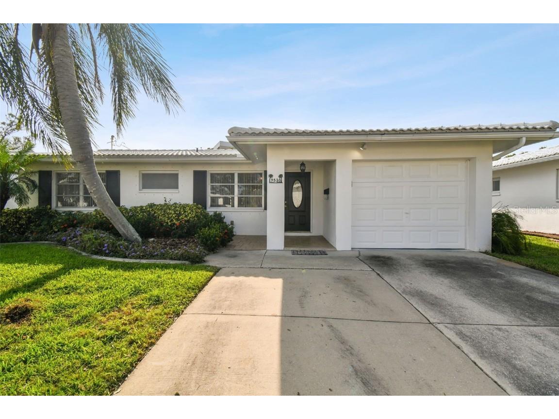 9520 141st Street Seminole FL 33776 TB8312176 image1
