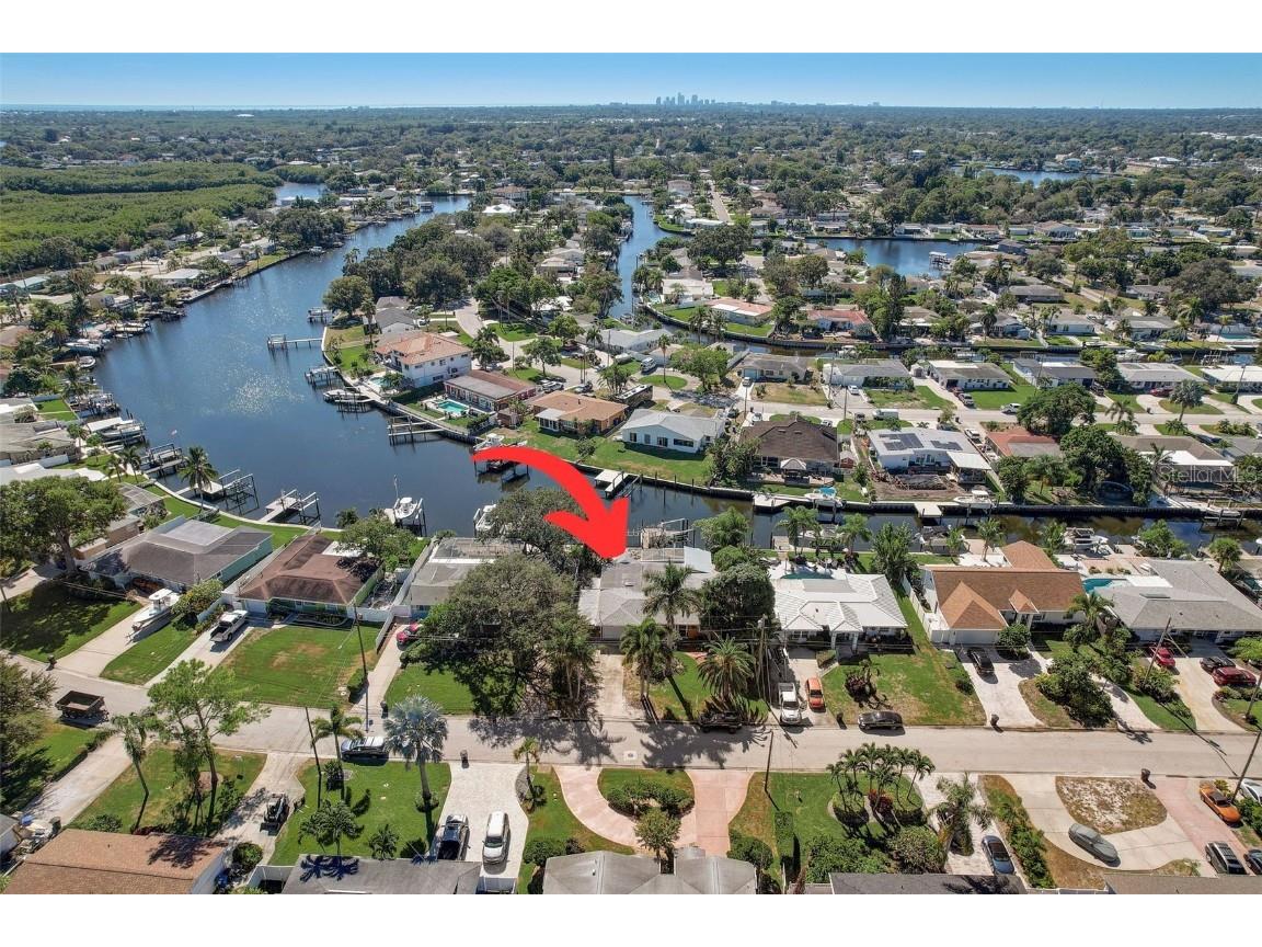 9520 Sun Isle Drive NE Saint Petersburg FL 33702 - RIVIERA BAY U8212804 image1