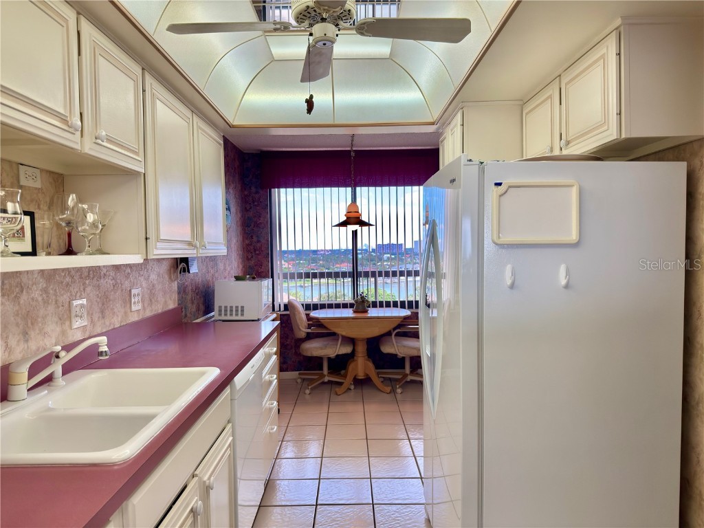 9525 Blind Pass Road #902 Saint Pete Beach FL 33706 TB8392461 image12