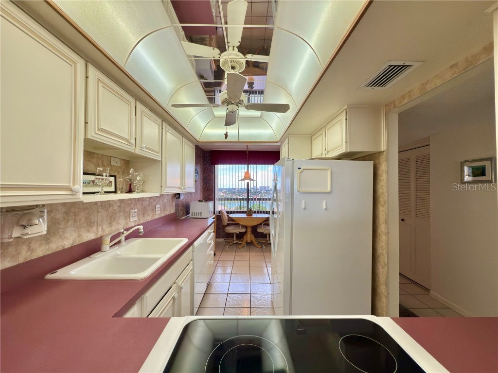 9525 Blind Pass Road #902 Saint Pete Beach FL 33706 TB8392461 image13