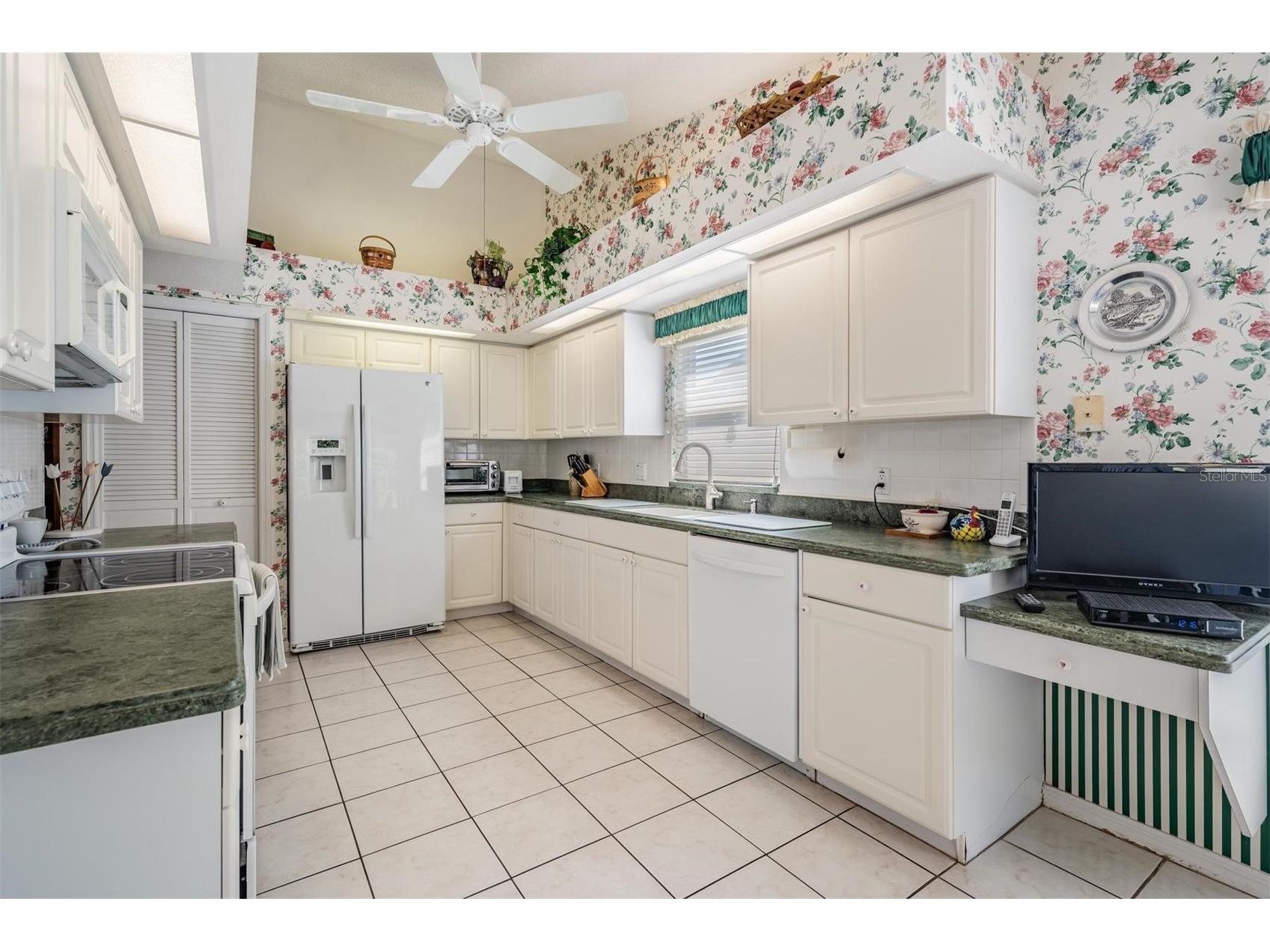 9525 Springmeadow Drive New Port Richey FL 34655 W7883440 image4