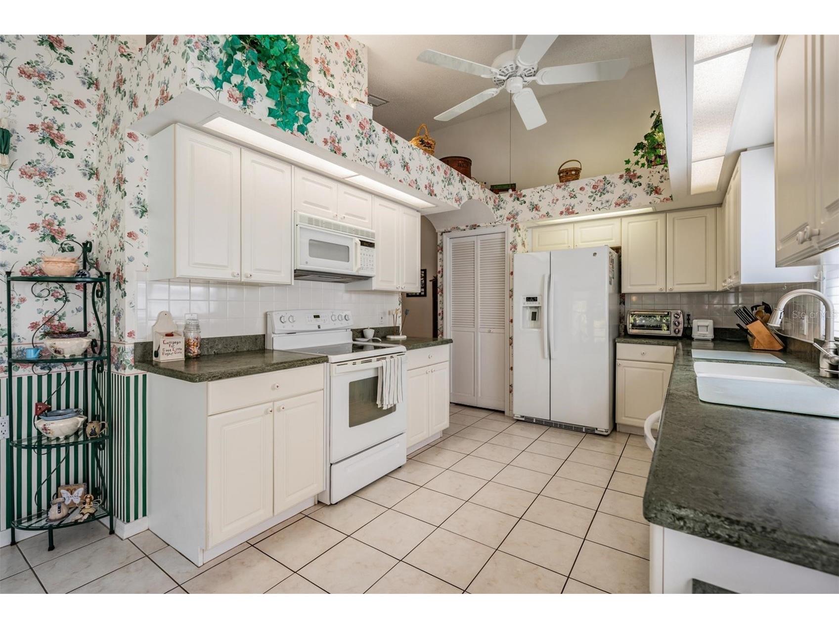 9525 Springmeadow Drive New Port Richey FL 34655 W7883440 image5