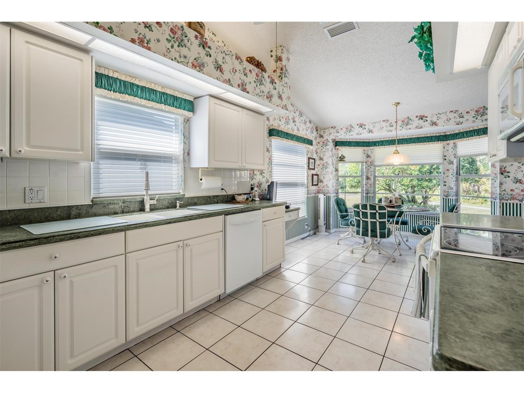 9525 Springmeadow Drive New Port Richey FL 34655 W7883440 image7