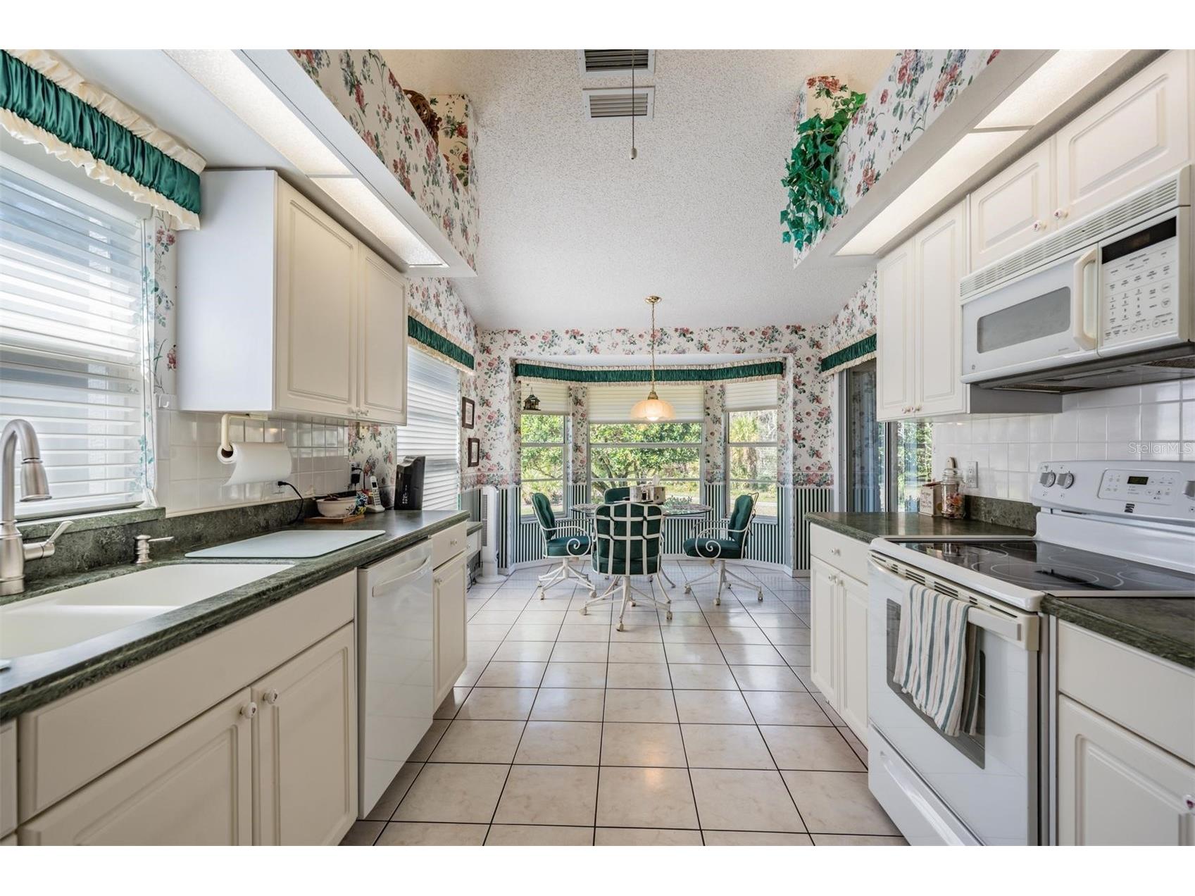 9525 Springmeadow Drive New Port Richey FL 34655 W7883440 image8