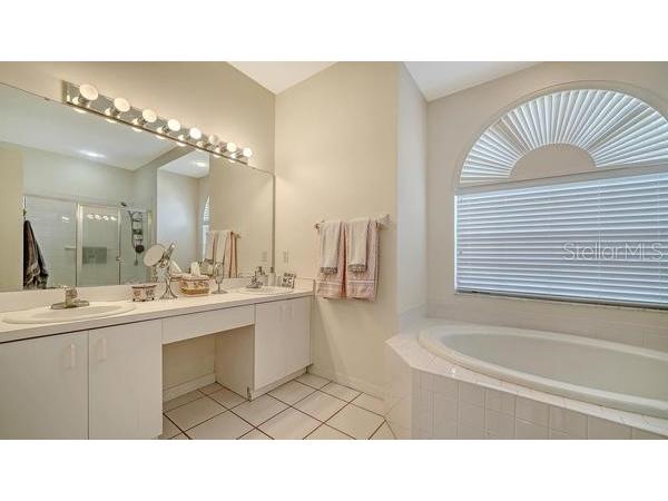 9528 Hawksmoor Lane Sarasota FL 34238 A4671428 image24