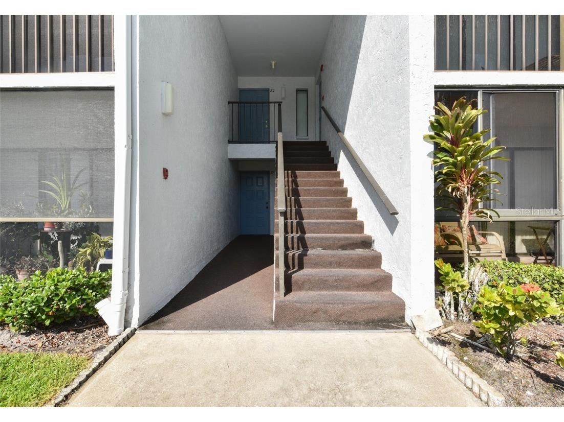 953 Courtyard Lane #H2 Orlando FL 32825 O6093790 image1