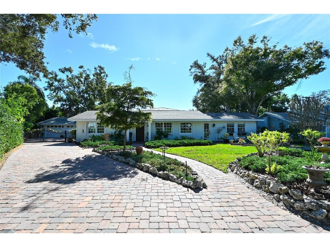 953 Pomelo Place Sarasota FL 34236 A4591752 image1