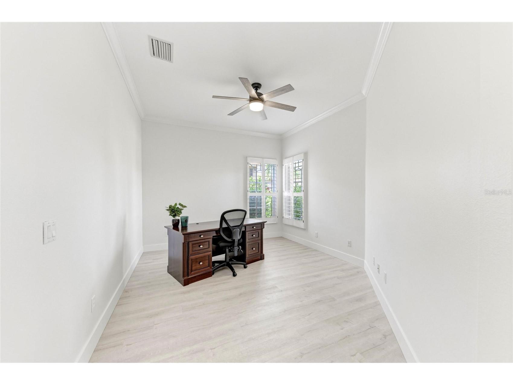 9532 Forest Hills Circle Sarasota FL 34238 A4695500 image18