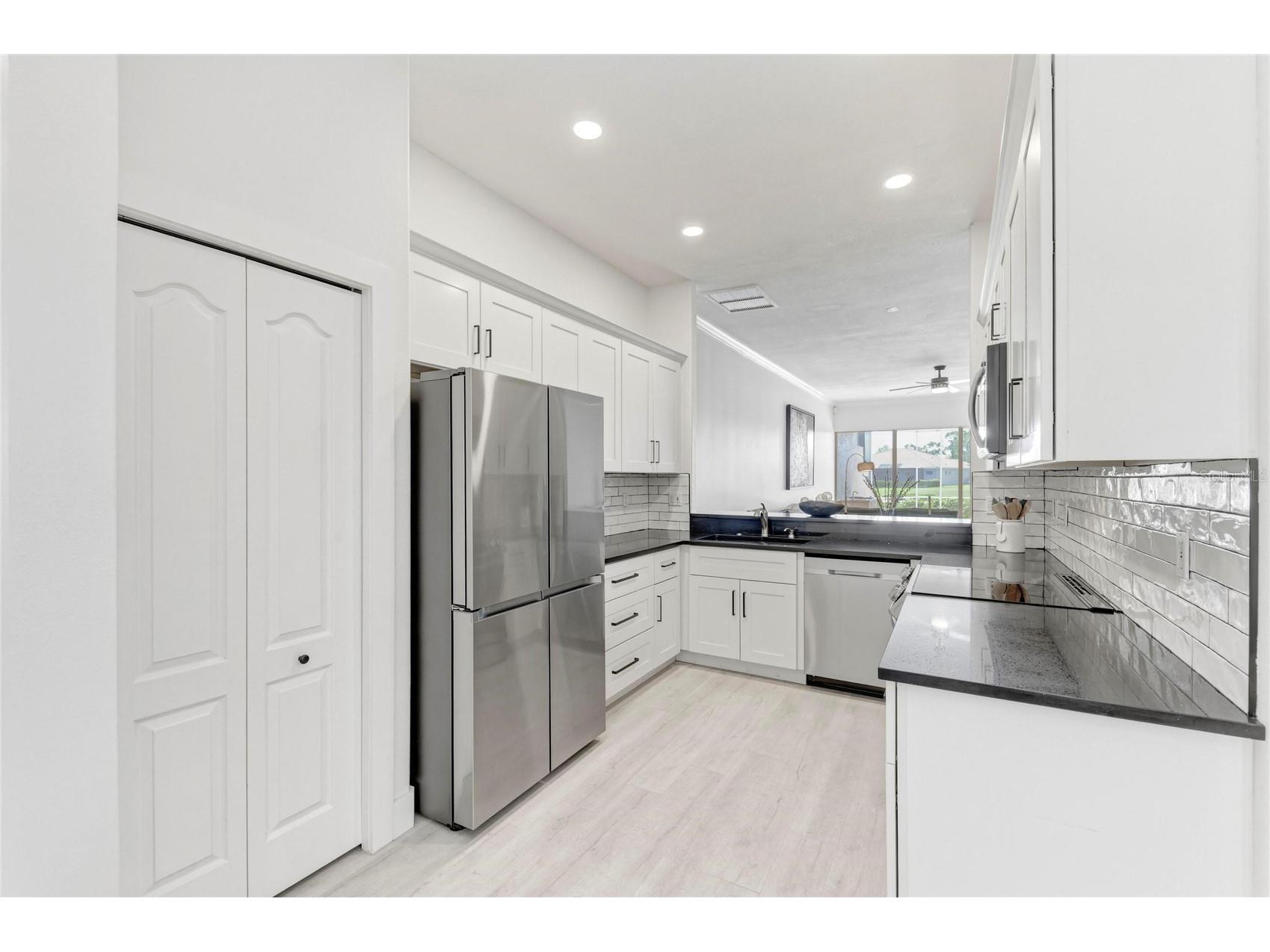 9532 Forest Hills Circle Sarasota FL 34238 A4695500 image22