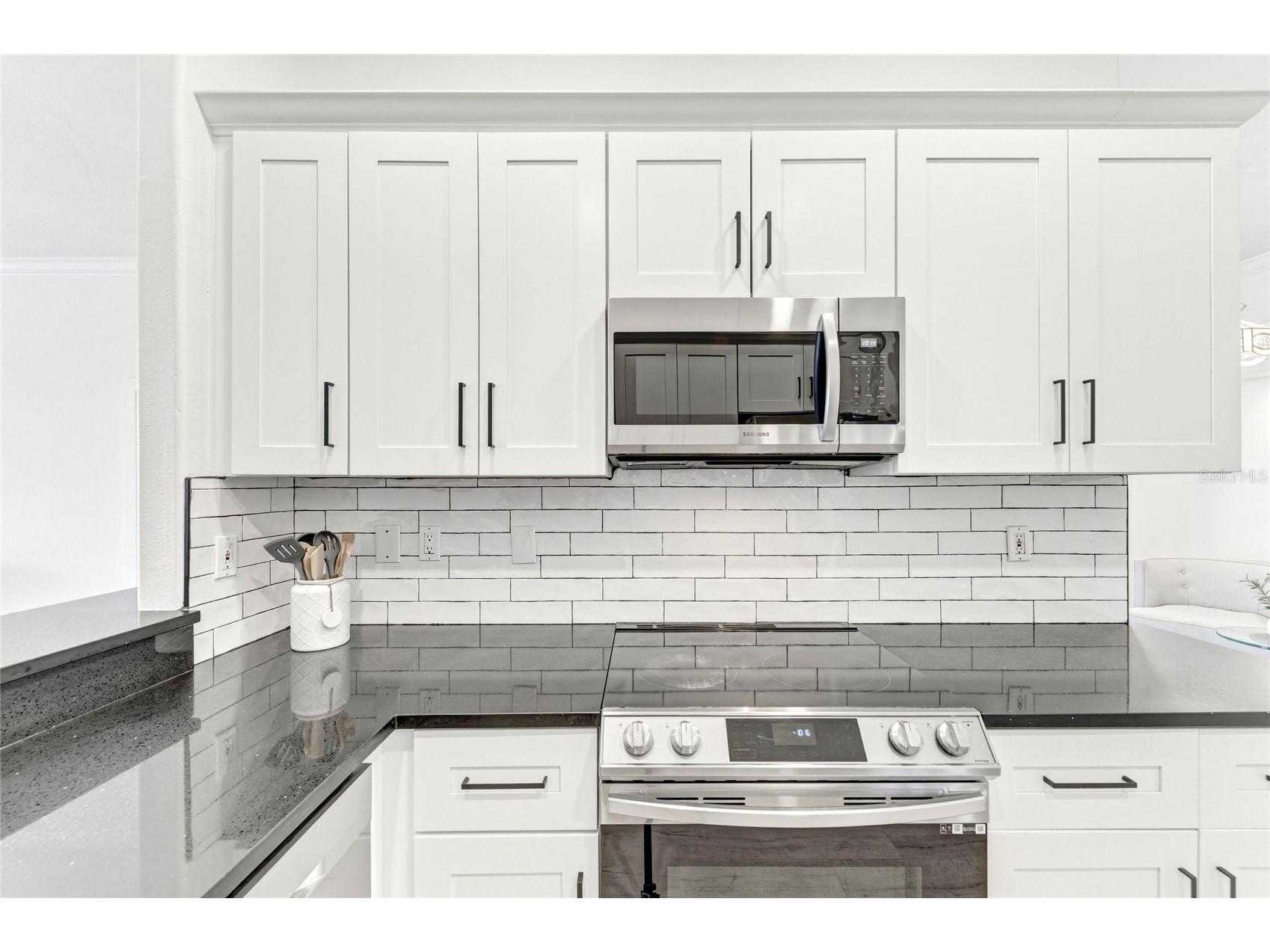9532 Forest Hills Circle Sarasota FL 34238 A4695500 image24